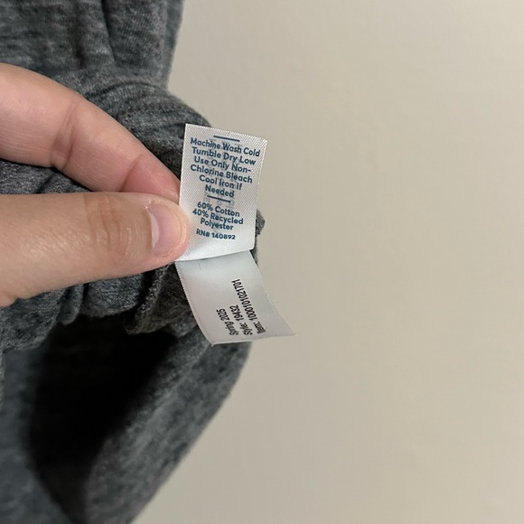 Marine Layer Signature Crew Tee in Dark Heather Gray Size Medium - Picture 10 of 10